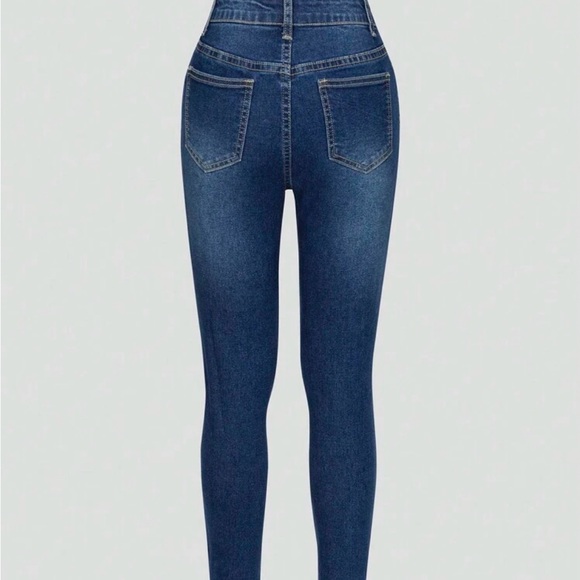 SHEIN Streetcool Kids Teen Girl Ripped Roll Up Hem Jeans. - Picture 2 of 8